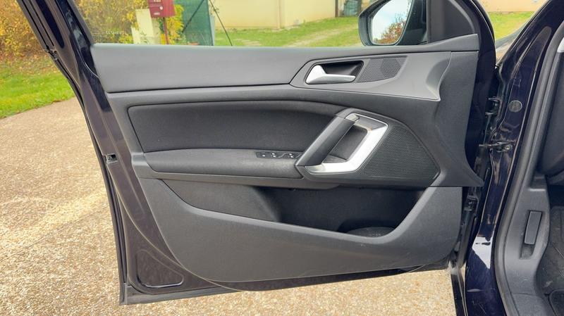 Peugeot 308 1.5 BlueHDi 100 Premium Pack