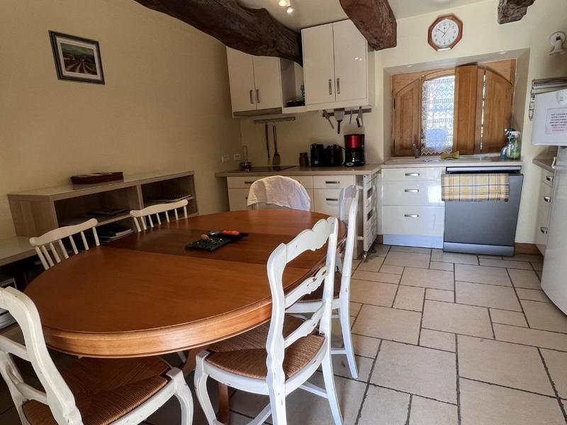 Maison - 230 m² - 11 pièces