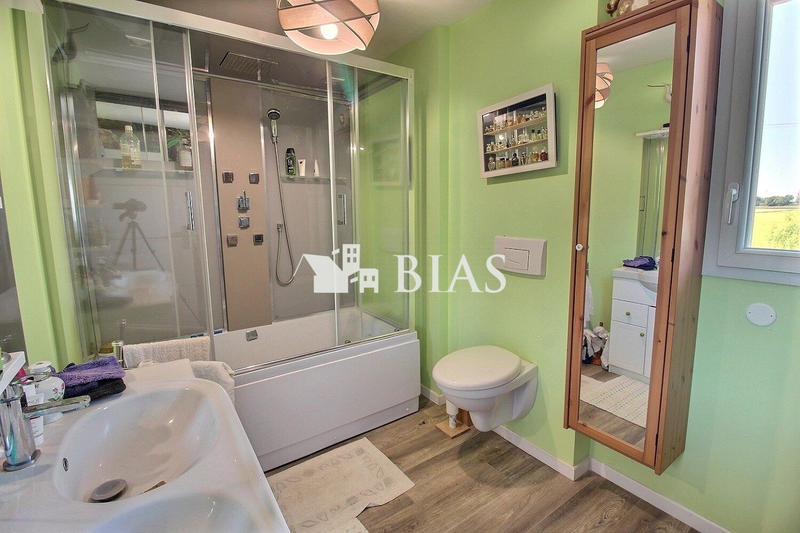 Maison contemporaine - 240 m² - 6 pièces