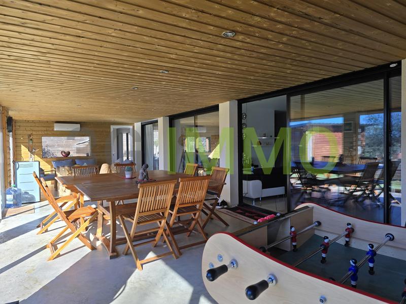 Maison - 349 m² - 11 pièces