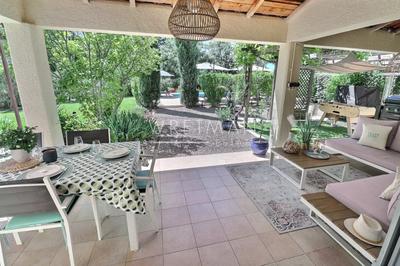 Villa - 253 m² - 12 pièces