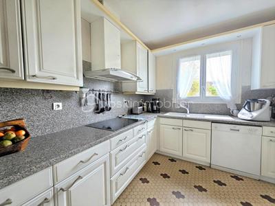 Maison - 190 m² - 8 pièces