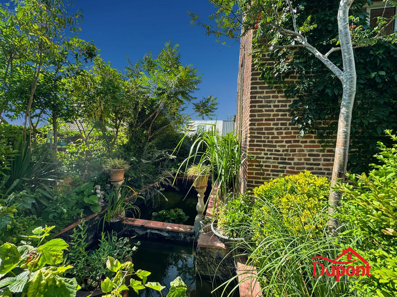 Maison - 338 m² - 8 pièces