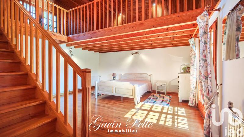 Maison - 210 m² - 7 pièces