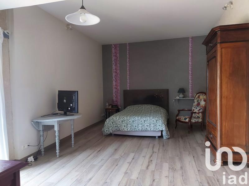 Maison - 247 m² - 9 pièces