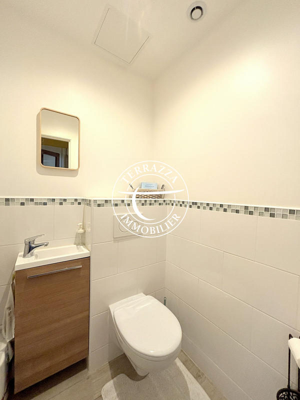 Duplex - 199 m² - 9 pièces