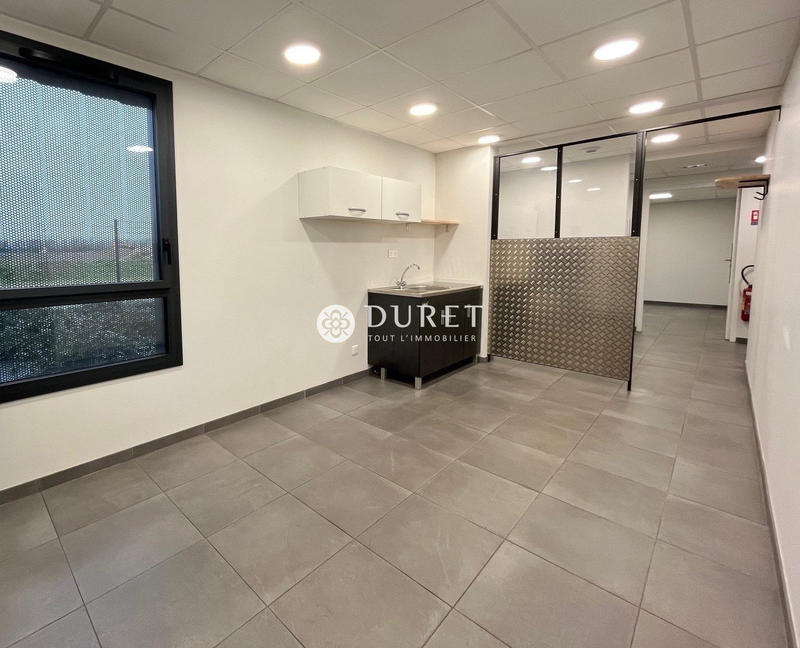 Local d'activités - 568 m²