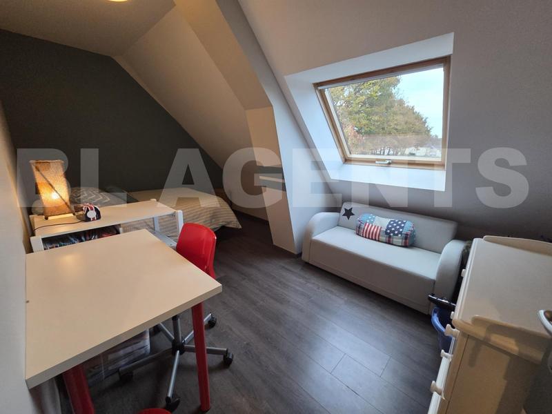 Maison - 180 m² - 9 pièces