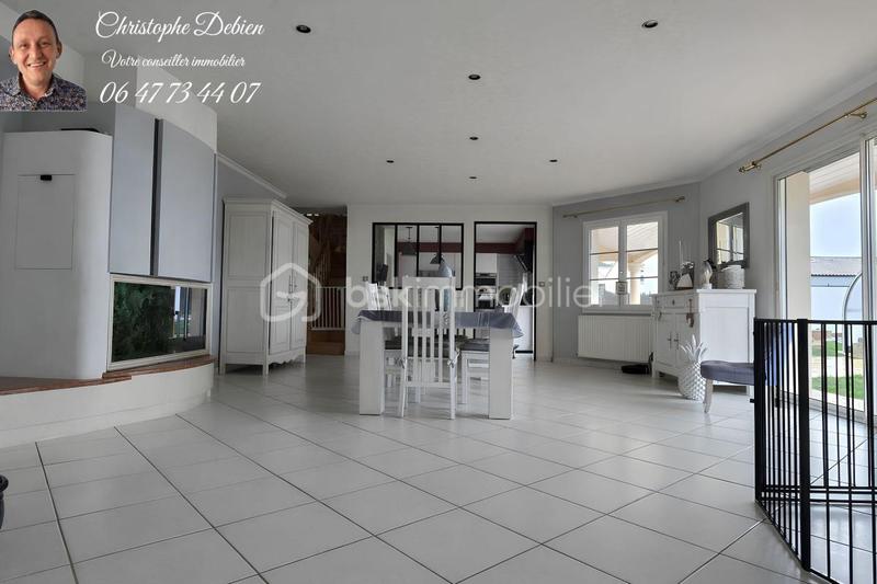 Pavillon - 199 m² - 7 pièces