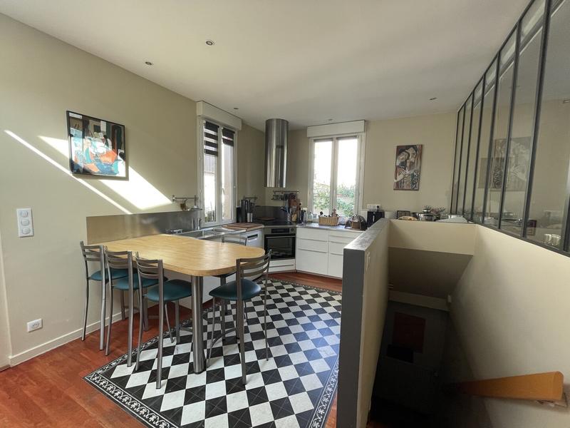 Maison - 200 m² - 7 pièces