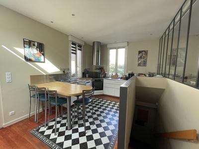 Maison - 200 m² - 7 pièces