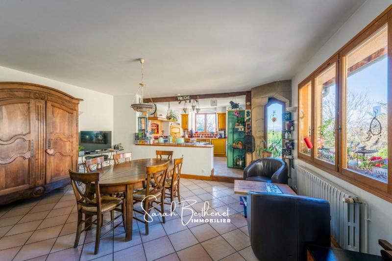 Maison - 159 m² - 6 pièces