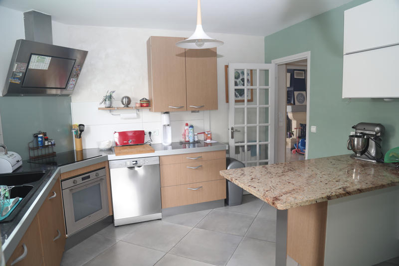 Maison - 222 m² - 6 pièces