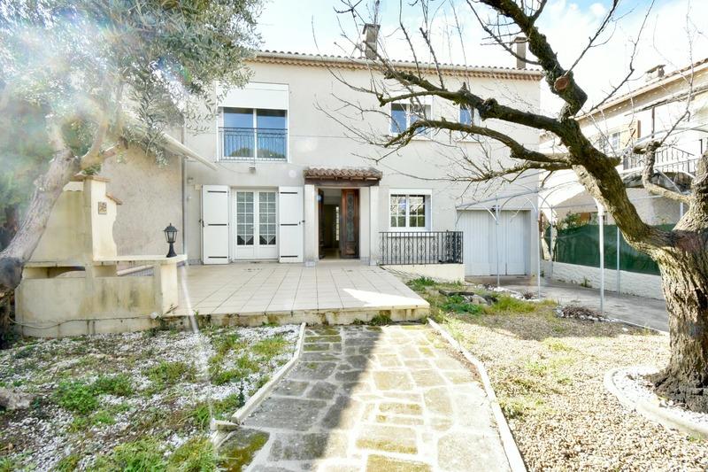 Maison de village - 111 m² - 6 pièces