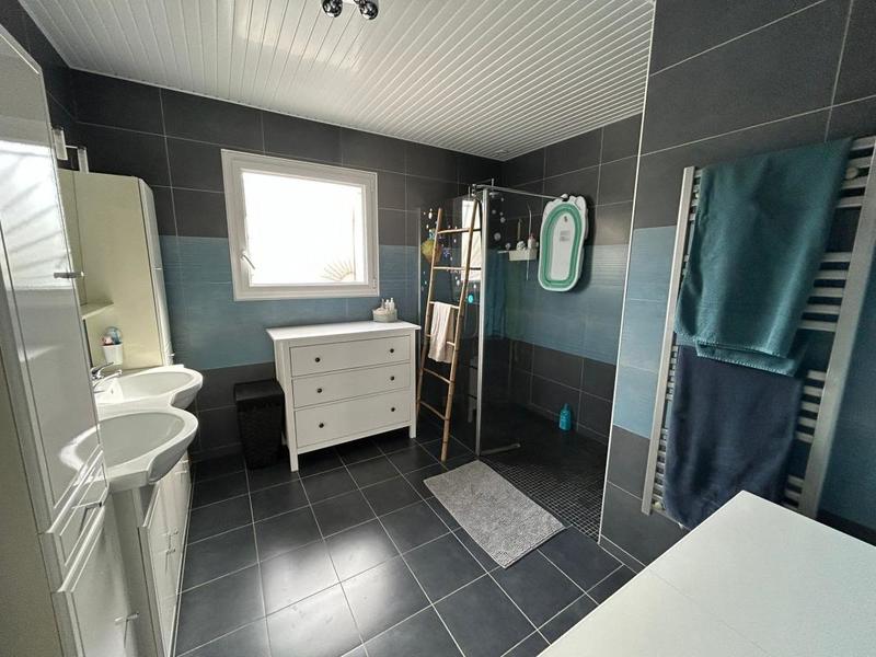 Maison - 99 m² - 4 pièces