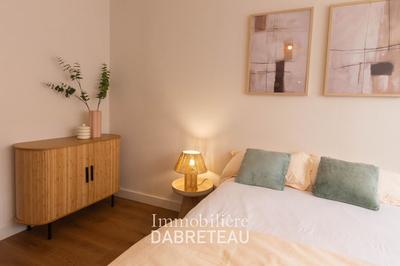 Appartement - 128 m² - 8 pièces