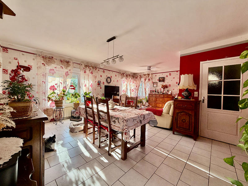 Maison - 90 m² - 5 pièces