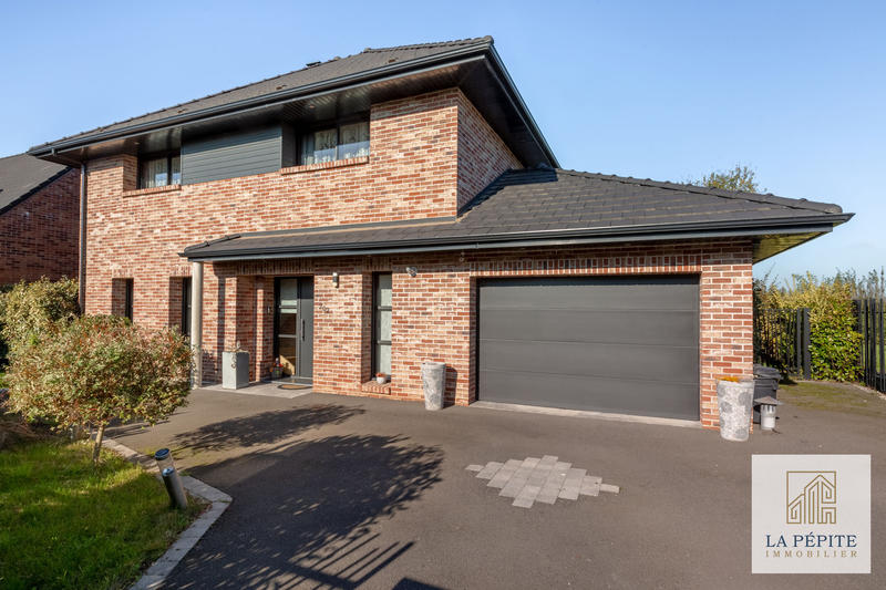 Maison - 138 m² - 5 pièces