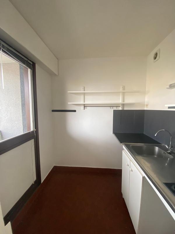 Studio - 25 m² - 1 pièce