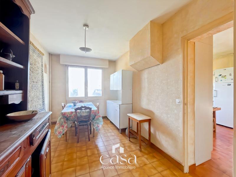 Maison - 220 m² - 10 pièces