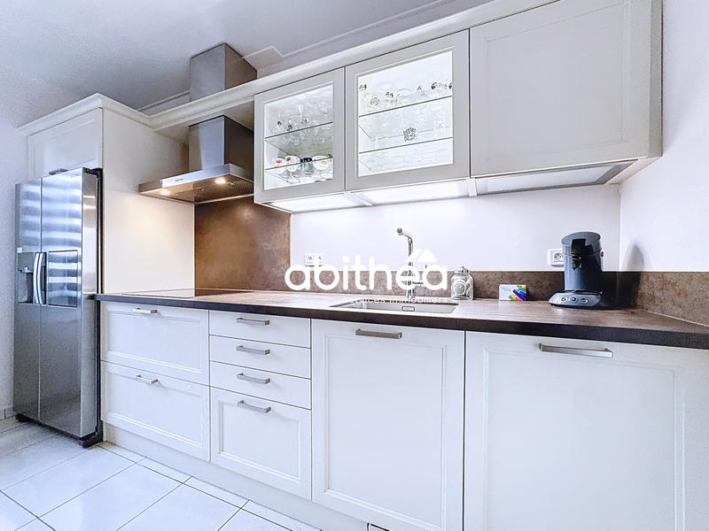 Maison - 181 m² - 7 pièces