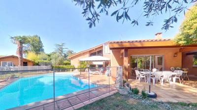 Maison - 340 m² - 6 pièces