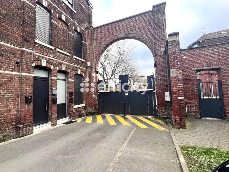 Immeuble - 141 m² - 6 pièces