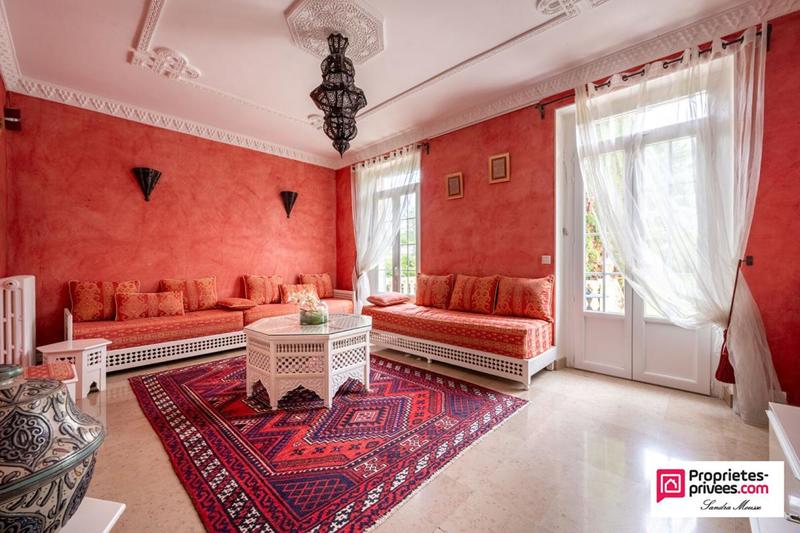 Maison - 236 m² - 7 pièces