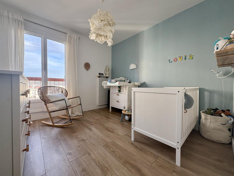 Appartement - 99 m² - 5 pièces