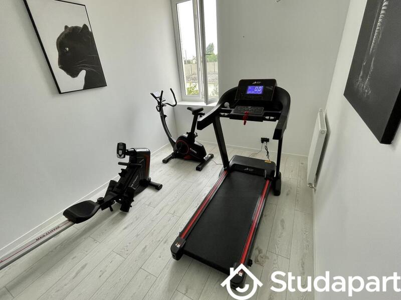 Chambre - 121 m² - 1 pièce