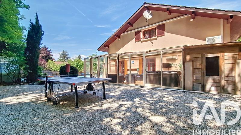 Maison - 313 m² - 9 pièces