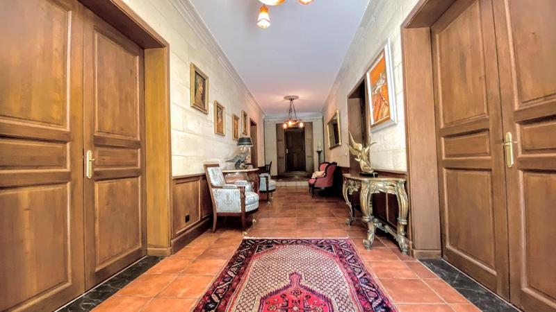 Propriété - 350 m² - 9 pièces