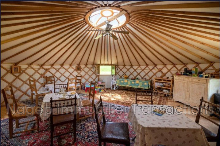 Maison - 205 m² - 4 pièces