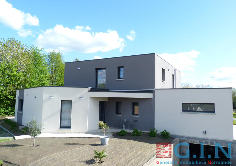 Maison - 200 m² - 8 pièces