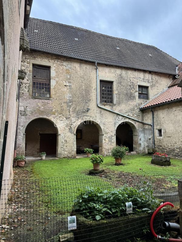 Propriété - 410 m² - 10 pièces