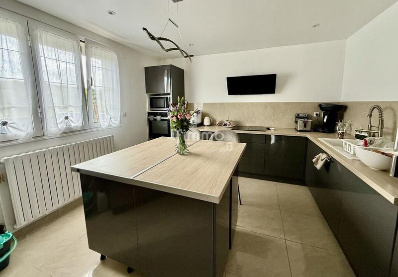 Maison - 177 m² - 8 pièces