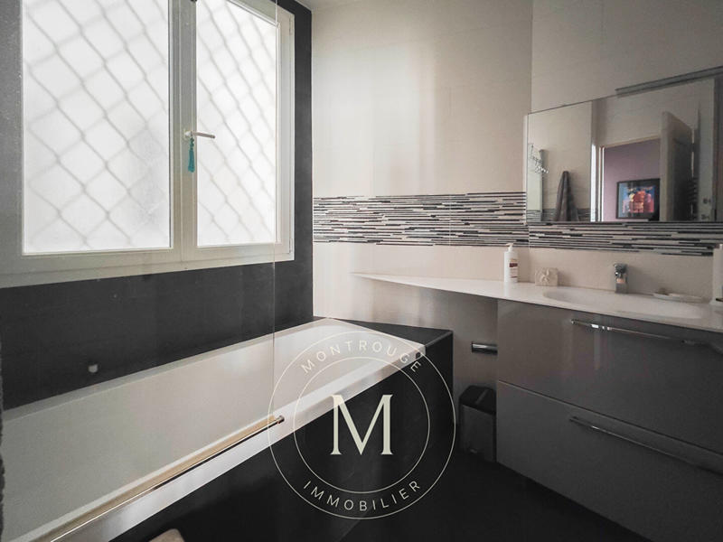 Appartement - 96 m² - 4 pièces