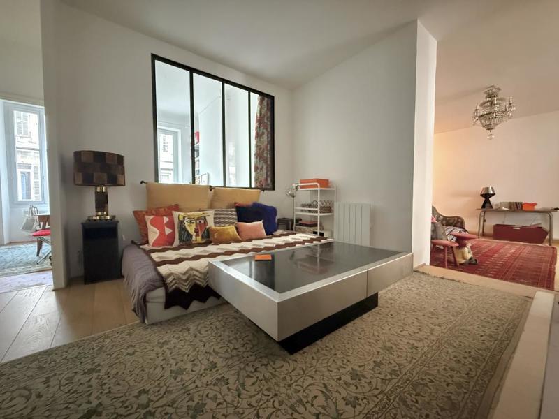 Appartement ancien - 104 m² - 3 pièces