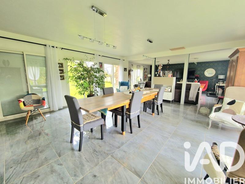 Maison - 205 m² - 6 pièces
