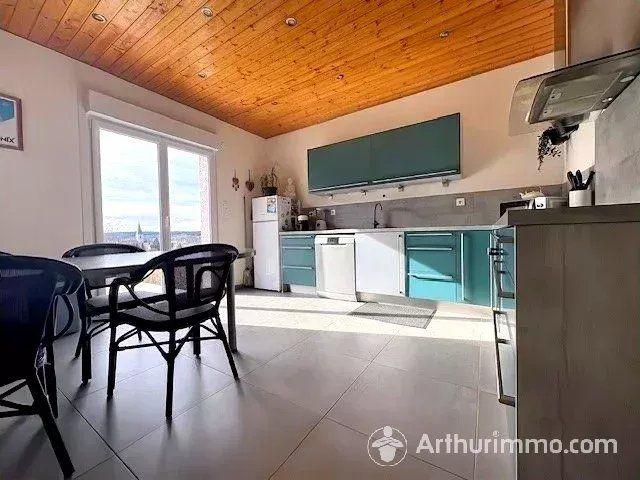 Maison - 167 m² - 9 pièces