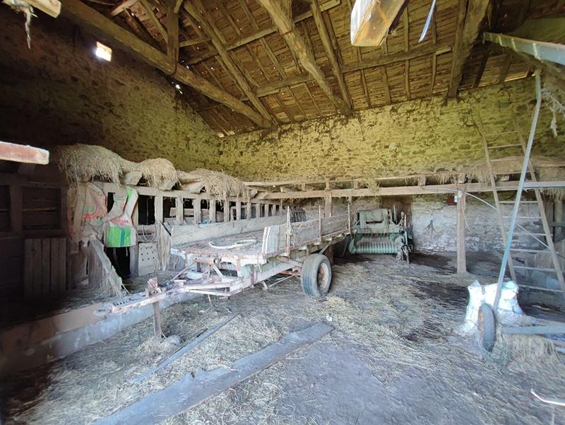 Grange - 130 m² - 1 pièce