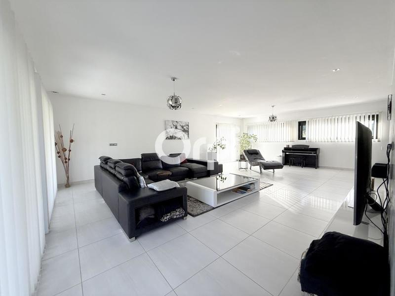 Maison - 290 m² - 5 pièces