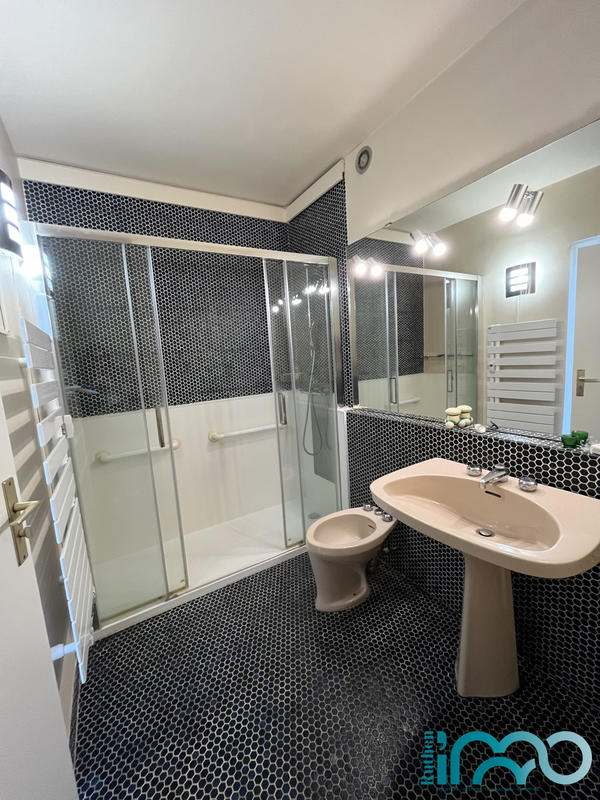 Appartement - 99 m² - 3 pièces