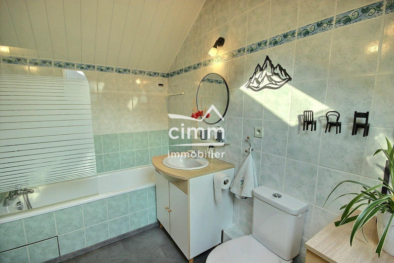 Appartement - 95 m² - 4 pièces