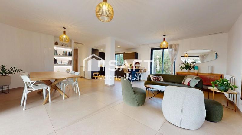 Maison - 210 m² - 8 pièces