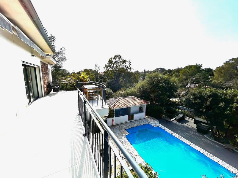 Maison contemporaine - 188 m² - 12 pièces