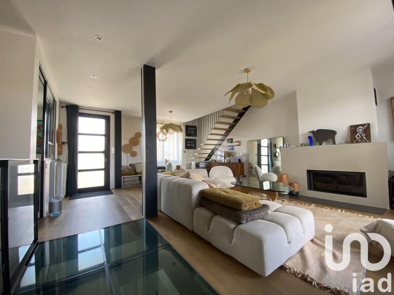 Maison - 207 m² - 7 pièces