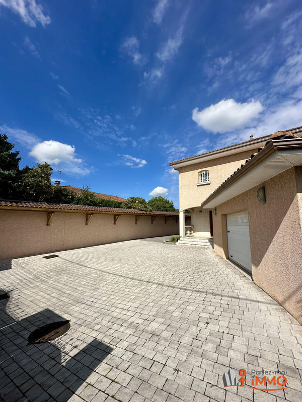 Maison - 180 m² - 6 pièces