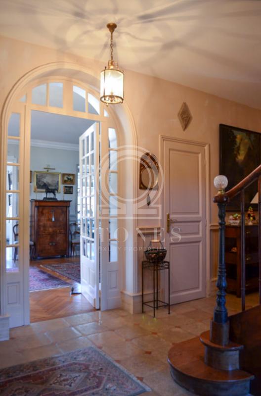 Maison - 240 m² - 12 pièces