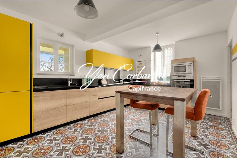 Maison bourgeoise - 225 m² - 7 pièces